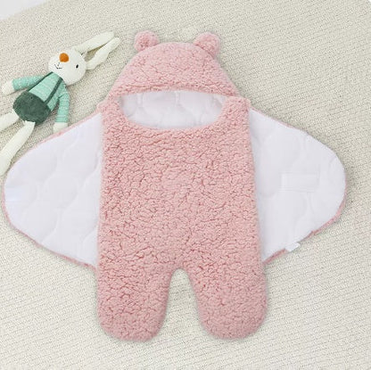Baby Hugging Bag Newborn Room Quilt Luvioré