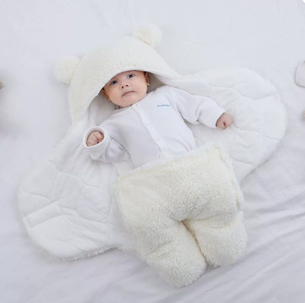 Baby Hugging Bag Newborn Room Quilt Luvioré